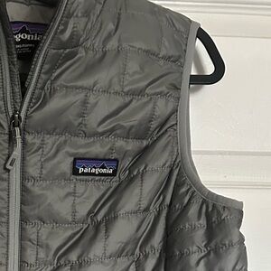 Patagonia Women's Nano Puffer Vest Sz L Feather Grey